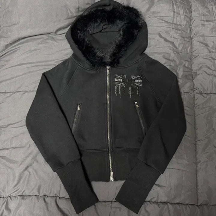 [SOLD OUT] 플리즈노팔로우 베키 퍼 후드 집업 블랙