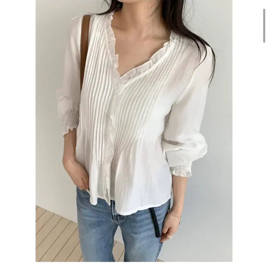 [SOLD OUT] 프릴리 세잔 핀턱 블라우스