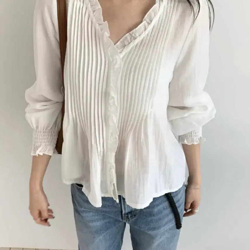 [SOLD OUT] 프릴리 세잔 핀턱 블라우스