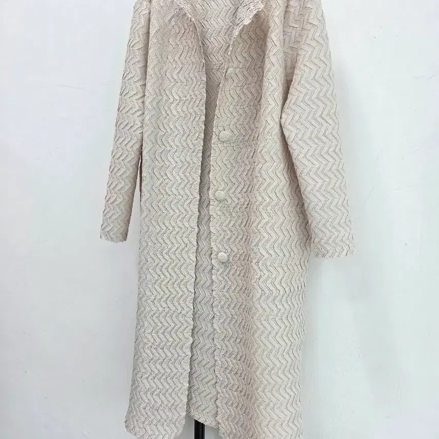 [SOLD OUT] 정품 아이보리 펀칭 롱 가디건