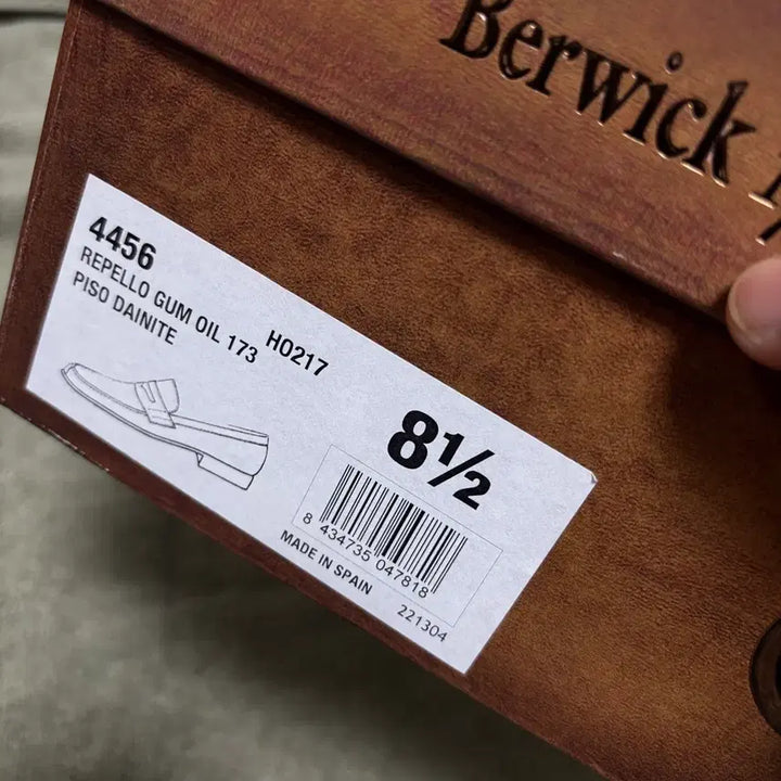 [BUNJANG] Berwick 4456 Suede Loafers Brown UK 8.5 / [UK8.5] 버윅 4456 스웨이드 로퍼 브라운