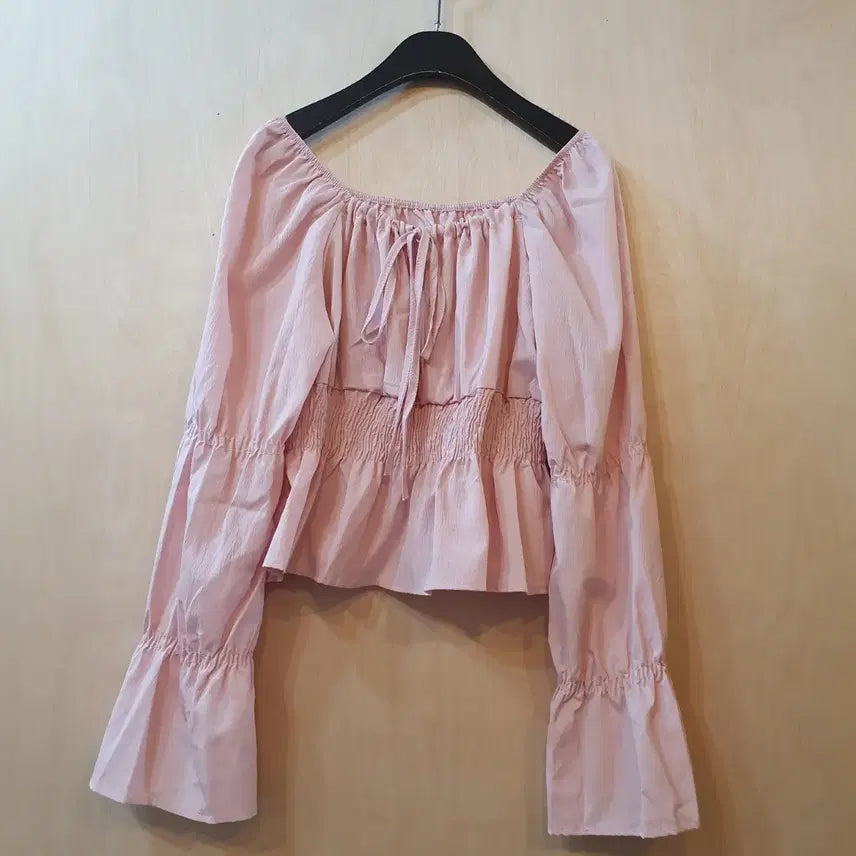 [SOLD OUT] 핑크 오프숄더 블라우스 셔링 Free