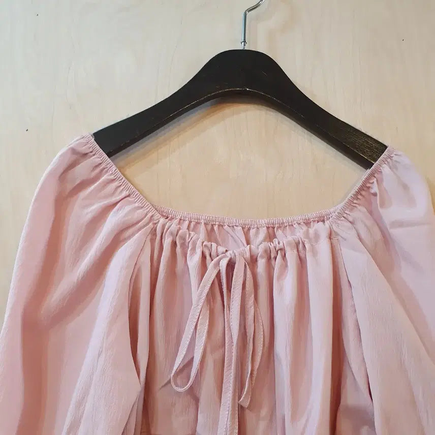 [SOLD OUT] 핑크 오프숄더 블라우스 셔링 Free