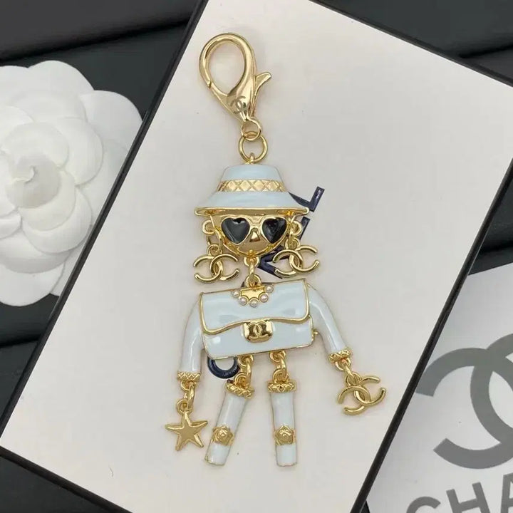 [SOLD OUT] 샤넬 외계인 로봇 키링 키홀더 차 키링 가방 액세서리
