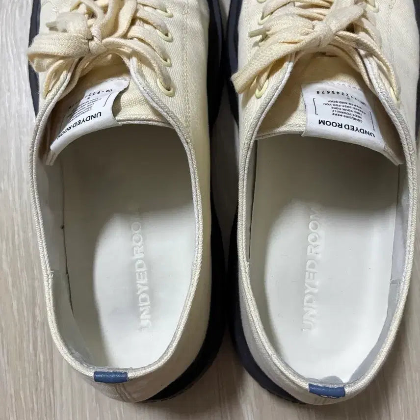 [SOLD OUT] UNDYEDROOM 캔버스 스니커즈