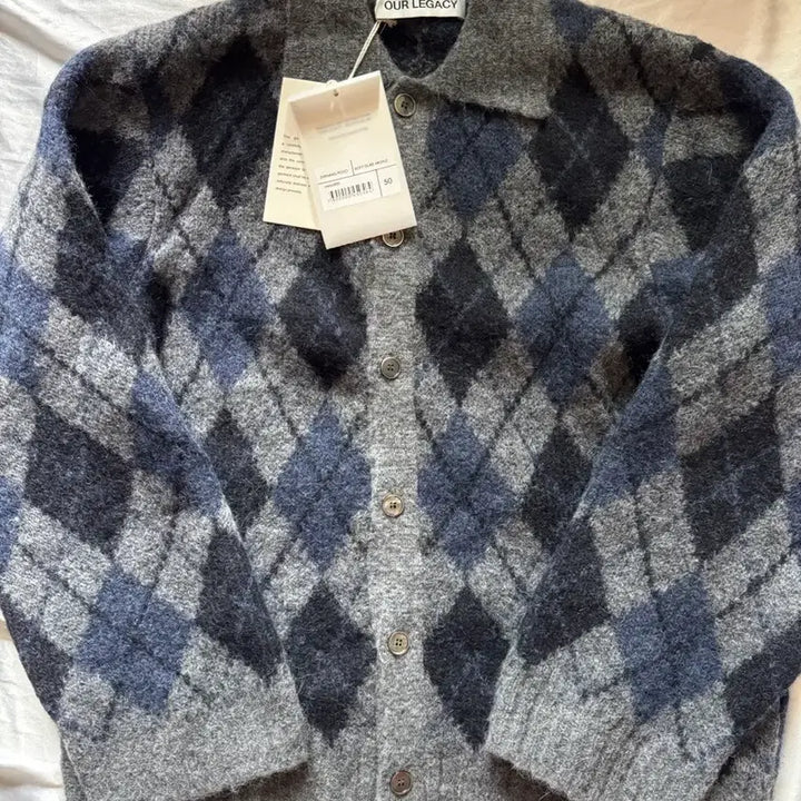 [SOLD OUT] 아워레가시 이브닝 폴로 소프드 듀크 아가일 가디건 50