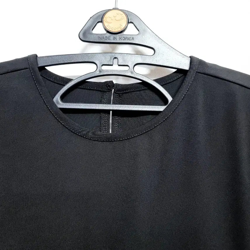 [BUNJANG] Benito Black Short-Sleeve Blouse - Size M / BENITO 블랙 반팔 블라우스 기본 스타일m