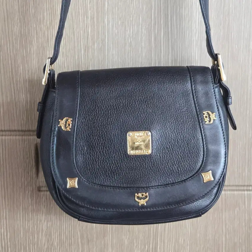 [BUNJANG] MCM Black Leather Shoulder Bag / MCM 블랙 레더 숄더백 크로스백