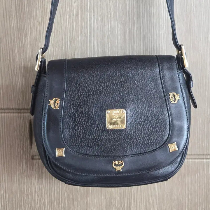 [BUNJANG] MCM Black Leather Shoulder Bag / MCM 블랙 레더 숄더백 크로스백