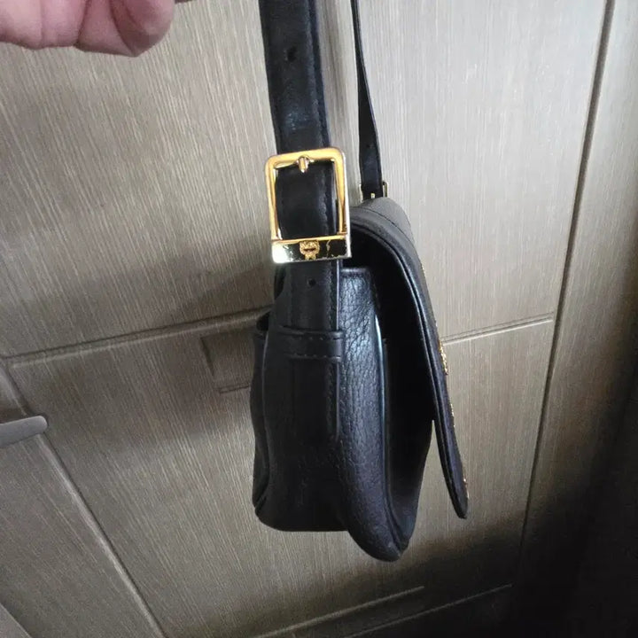 [BUNJANG] MCM Black Leather Shoulder Bag / MCM 블랙 레더 숄더백 크로스백
