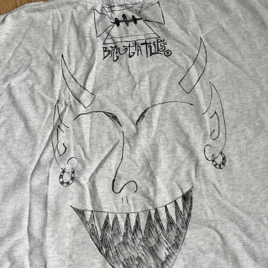 [BUNJANG] Brat Hand-painted T-shirt L / Brat fat lips 핸드페인팅 티셔츠 L