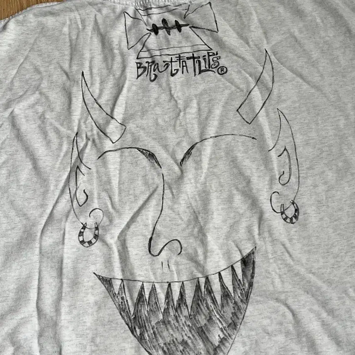 [BUNJANG] Brat Hand-painted T-shirt L / Brat fat lips 핸드페인팅 티셔츠 L