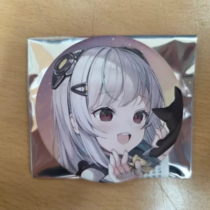 [BUNJANG] Nikke: Goddess of Victory Admi Bust Can Badge / 니케 애드미 버스트 캔뱃지 판매/교환합니다