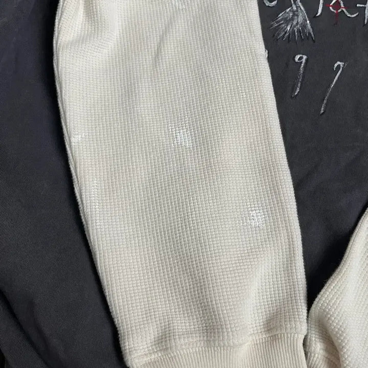 [BUNJANG] Brat Fat Lips Hand-Painted T-shirt / Brat fat lips핸드페인팅 티셔츠