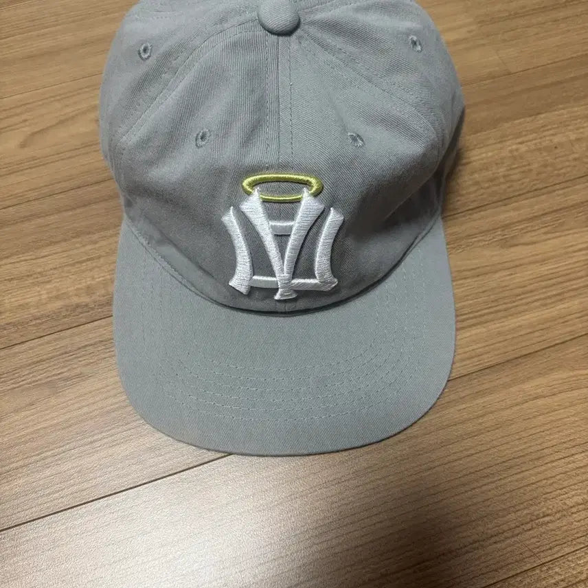 [SOLD OUT] aeae symbol angel wing cap 그레이