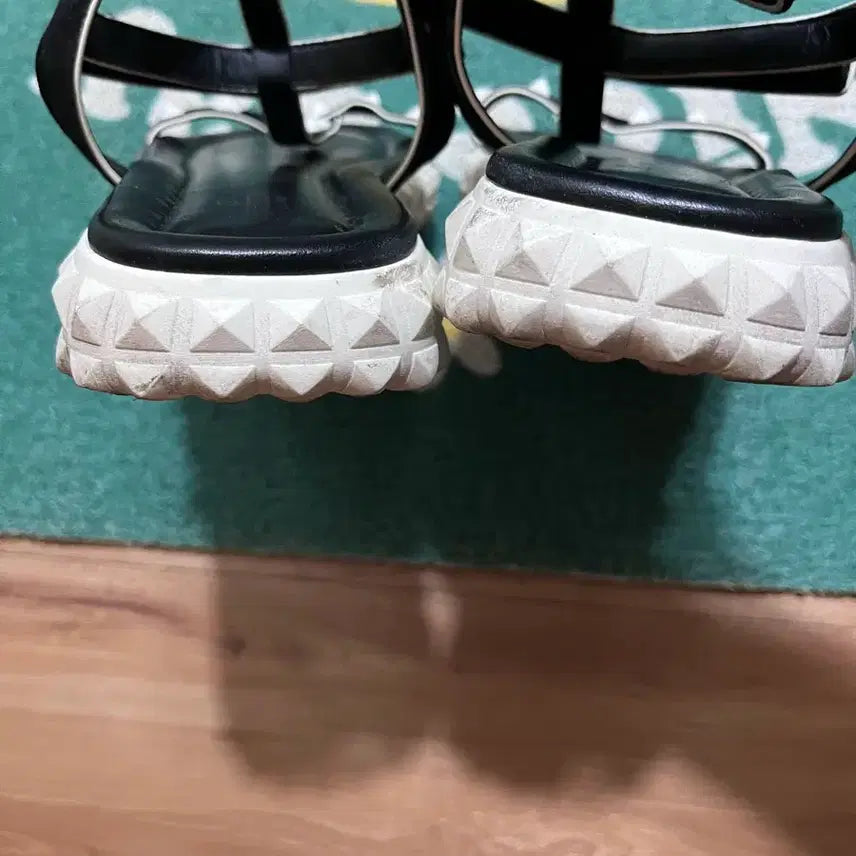 [BUNJANG] Valentino Rockstud Leather Sandals / 발렌티노 정품 락스터드 레더 샌들
