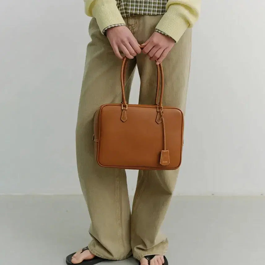 [SOLD OUT] 던스트 클래식 28 레더백 TAN