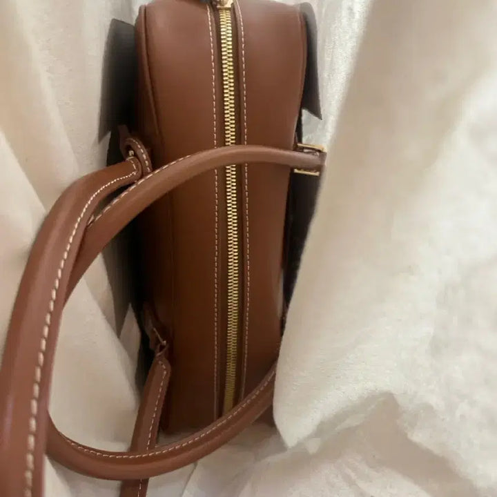 [SOLD OUT] 던스트 클래식 28 레더백 TAN