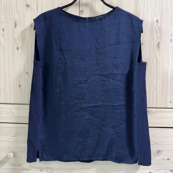 [BUNJANG] LATT Navy Linen Sleeveless Blouse / LATT 네이비 린넨 민소매 블라우스