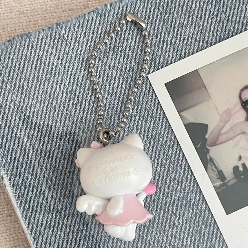 [BUNJANG] Sanrio Hello Kitty Yumemiru Angel Gacha Keyring Pink / 산리오 정품 헬로 키티 유메미루 가챠 키링 천사 엔젤 핑크