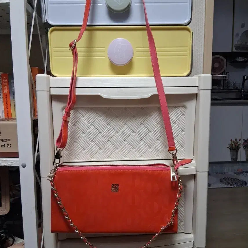 [BUNJANG] Louis Quatorze Orange Chain Crossbody Bag / 루이까또즈 오렌지색 체인 크로스백ㅡ새것