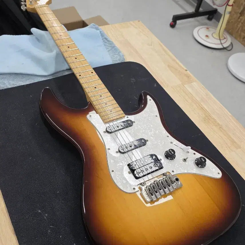 [SOLD OUT] 데임 Dame Saint T250 ssh 입문용 스트라토캐스터 + 앰프