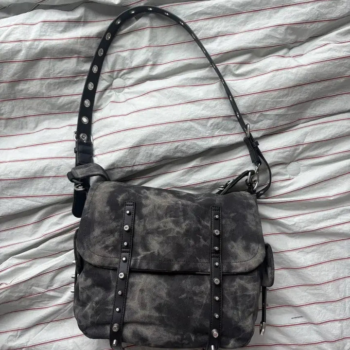 [BUNJANG] Nilling Shoulder Bag - Khaki / [새상품] 닐링 숄더백 카키