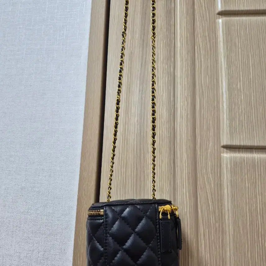 [BUNJANG] Black Quilted Chain Mini Bag / 블랙 퀼팅 체인 미니백