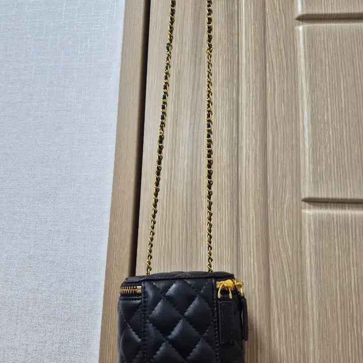 [BUNJANG] Black Quilted Chain Mini Bag / 블랙 퀼팅 체인 미니백