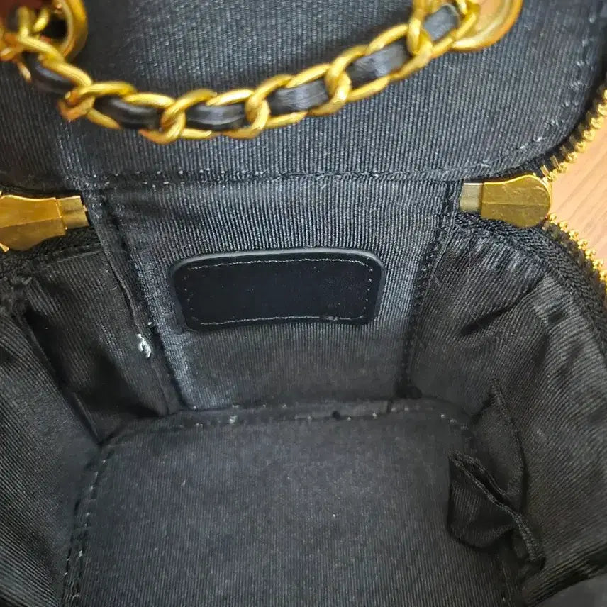 [BUNJANG] Black Quilted Chain Mini Bag / 블랙 퀼팅 체인 미니백