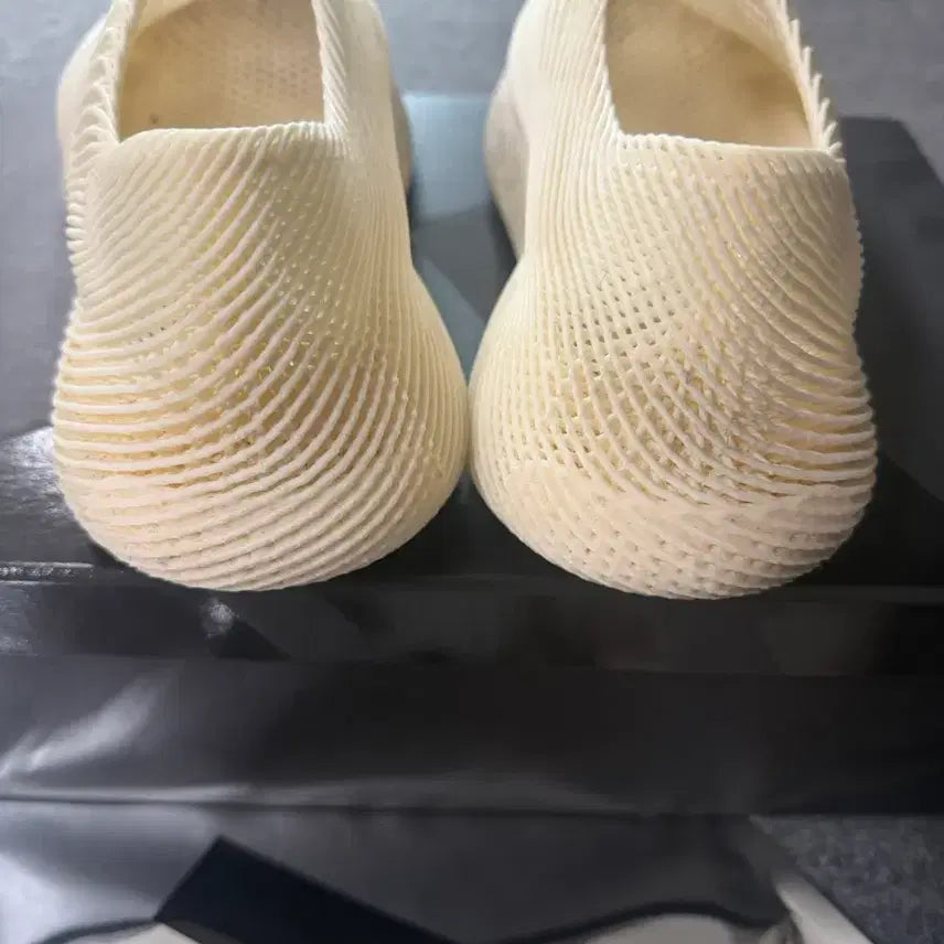 [SOLD OUT] 아디다스 클라이마쿨 오프 화이트 275cm