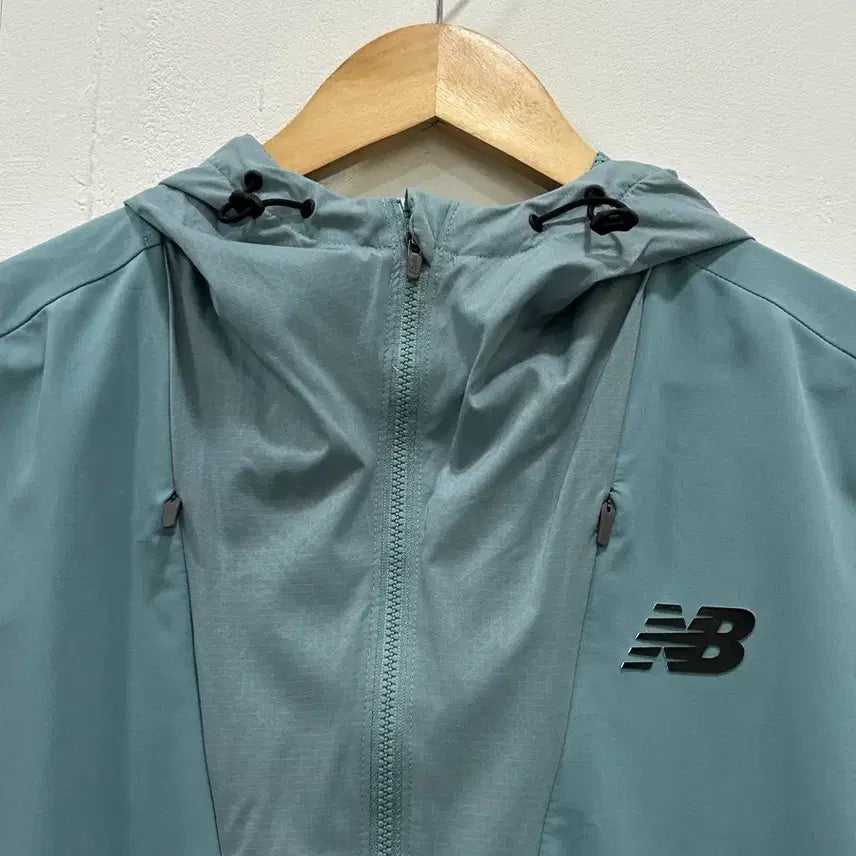 [SOLD OUT] [90] 뉴발란스 경량 후드 바람막이 자켓 S 민트