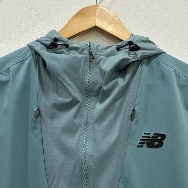 [SOLD OUT] [90] 뉴발란스 경량 후드 바람막이 자켓 S 민트