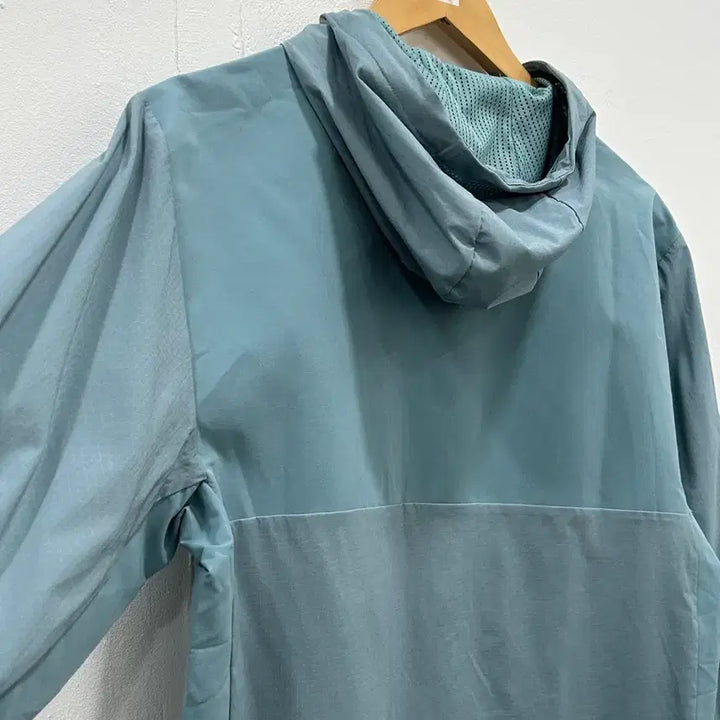 [SOLD OUT] [90] 뉴발란스 경량 후드 바람막이 자켓 S 민트