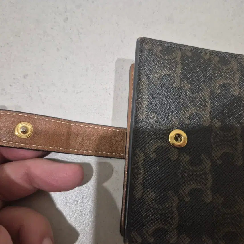 [BUNJANG] Celine Triomphe Canvas Small Strap Wallet Tan / 셀린느 트리오페 캔버스 스몰 스트랩 월렛 탄 반지갑 풀박스 판매합니다
