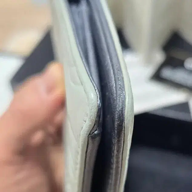 [SOLD OUT] 샤넬 까멜리아 램스킨 장지갑