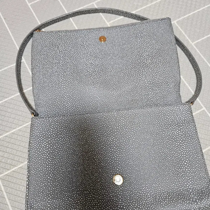 [BUNJANG] Couronne Gray Shoulder Bag / 쿠론 COURONNE 가방 그레이 숄더백