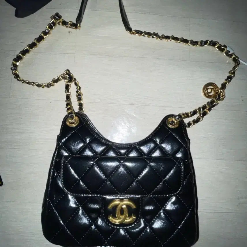 [BUNJANG] Chanel Quilted Chain Shoulder Bag / 샤넬 퀄팅 체인 숄더백