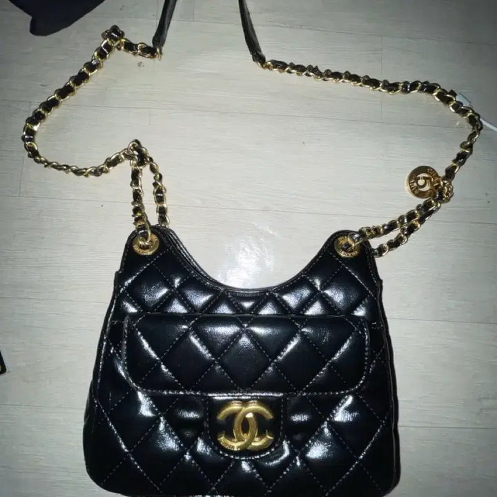 [BUNJANG] Chanel Quilted Chain Shoulder Bag / 샤넬 퀄팅 체인 숄더백