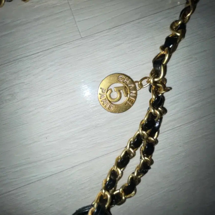 [BUNJANG] Chanel Quilted Chain Shoulder Bag / 샤넬 퀄팅 체인 숄더백