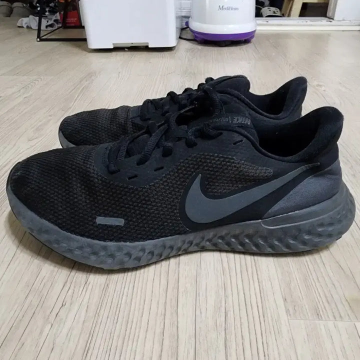 [BUNJANG] Nike Revolution Black Running Shoes 270 / 나이키 레볼루션 블랙 런닝화 270