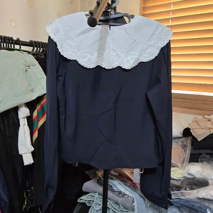 [BUNJANG] Piorcun Black Blouse &amp; Shorts Set / Piorcun 검정 블라우스 레이스 카라. 반바지 세트