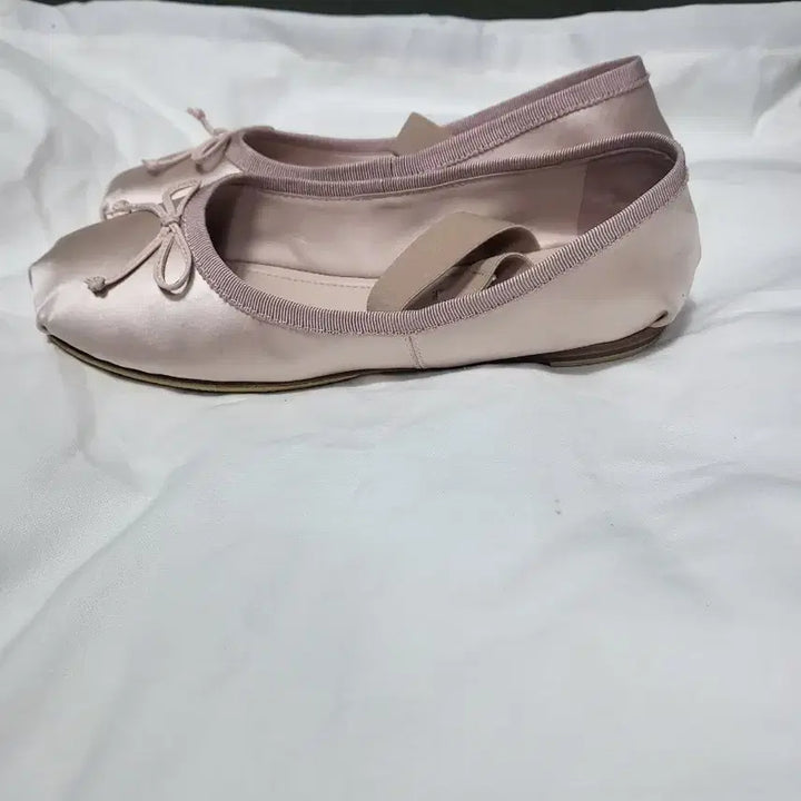 [SOLD OUT] 미우미우 발레리나 플랫 슈즈 36 ss급