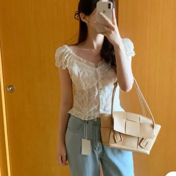 [BUNJANG] Pebit Lace Vintage Embroidered Blouse / 퍼빗 레이스 빈티지 자수 블라우스