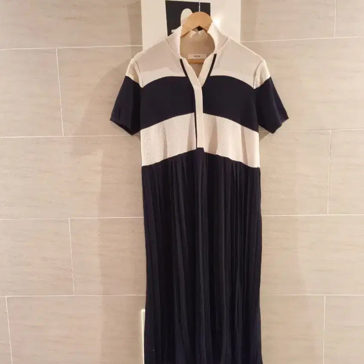 [BUNJANG] 앤유 Two-Tone Pleated Long Dress / 블랙.아이보리투톤~앤유 플리츠 원핏