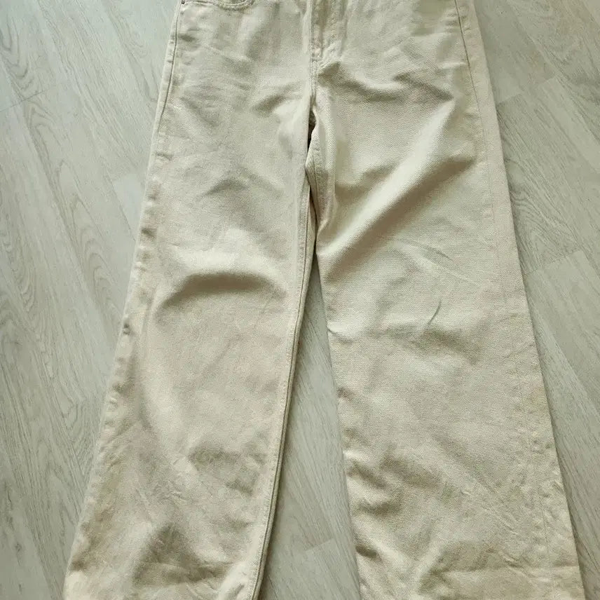 [BUNJANG] Uniqlo Ivory Wide Denim Pants / 유니클로. 아이보리색 와이드 데님 팬츠