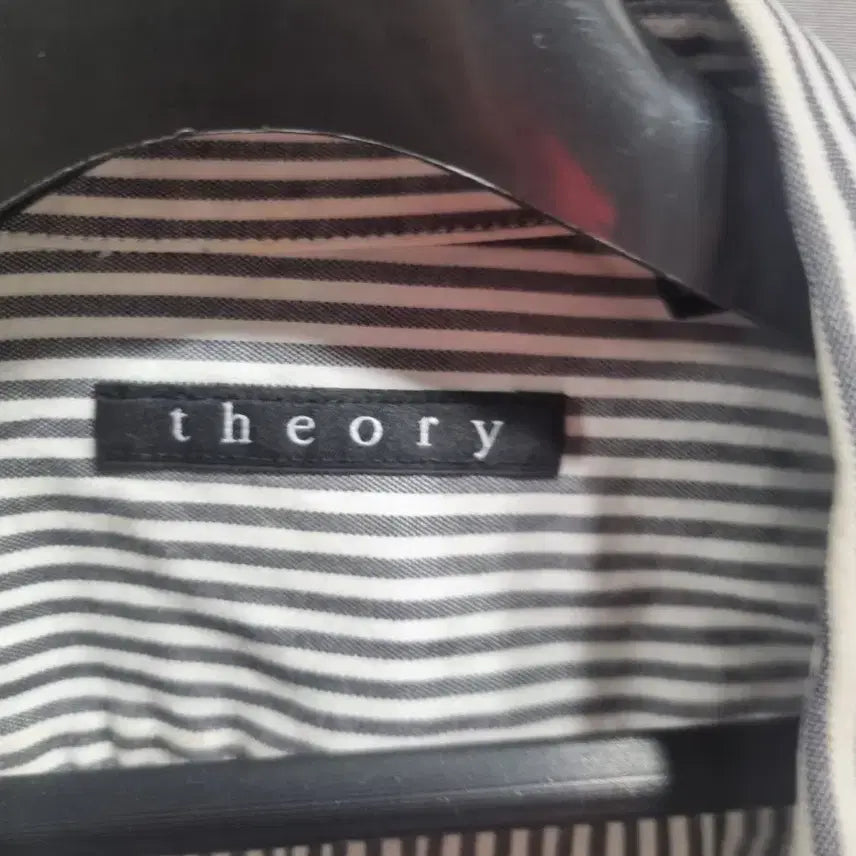 [BUNJANG] Theory Striped Button-Down Shirt / Theory 씨어리 스트라이프 남방 셔츠