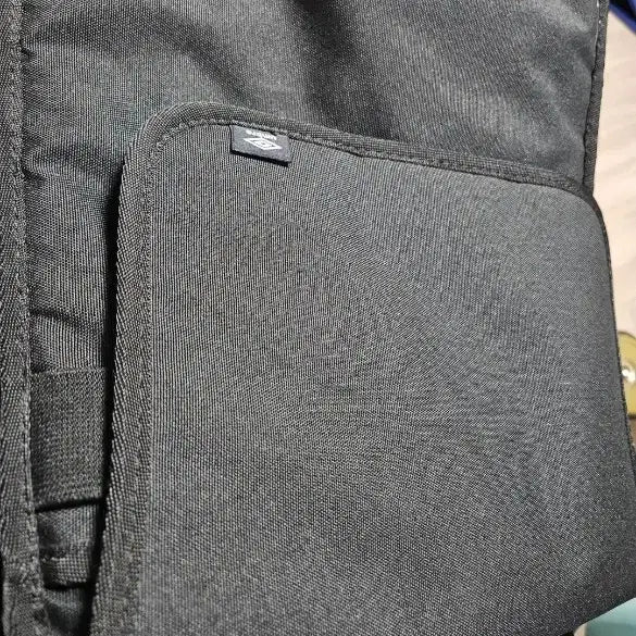 [BUNJANG] Umbro Black Backpack / 엄브로 블랙 백팩
