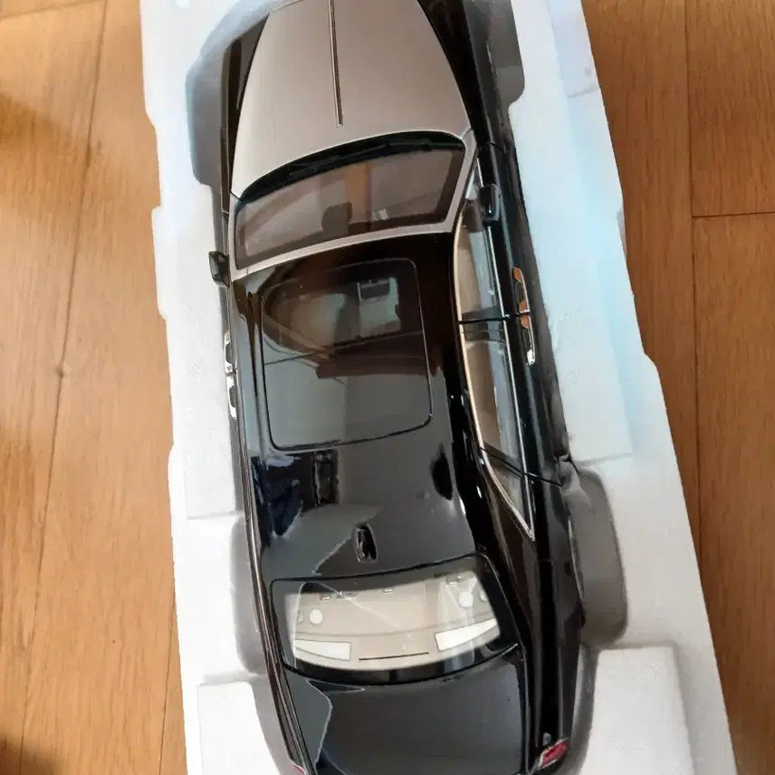 [SOLD OUT] 1/18 교쇼 롤스로이스 고스트 모형 블랙/실버 투톤