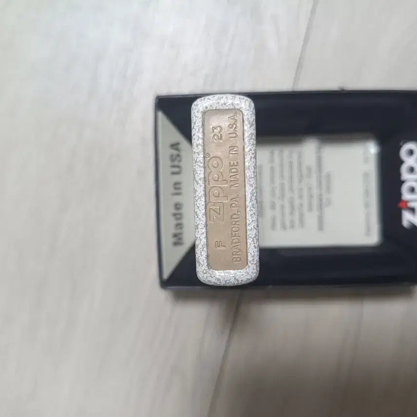 [SOLD OUT] ZIppo 화이트 크랙